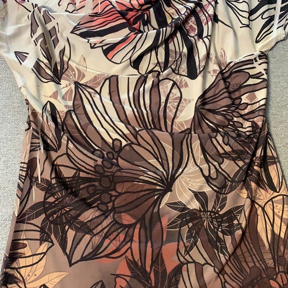 Dots Scoop Back Top - Picture 2 of 5